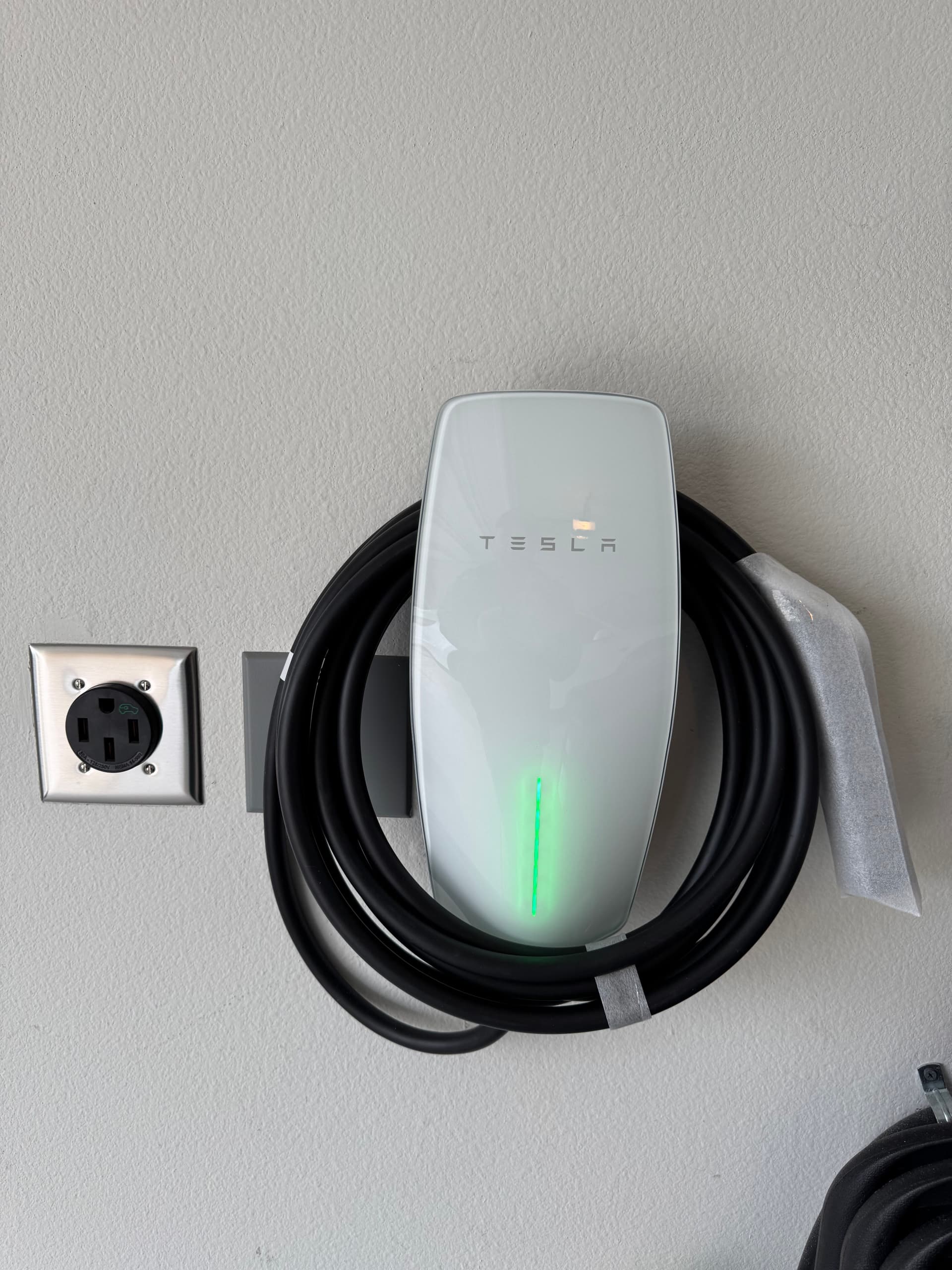 Tesla Wall Connector and NEMA 14-50 Install in Pacific Highlands Ranch image
