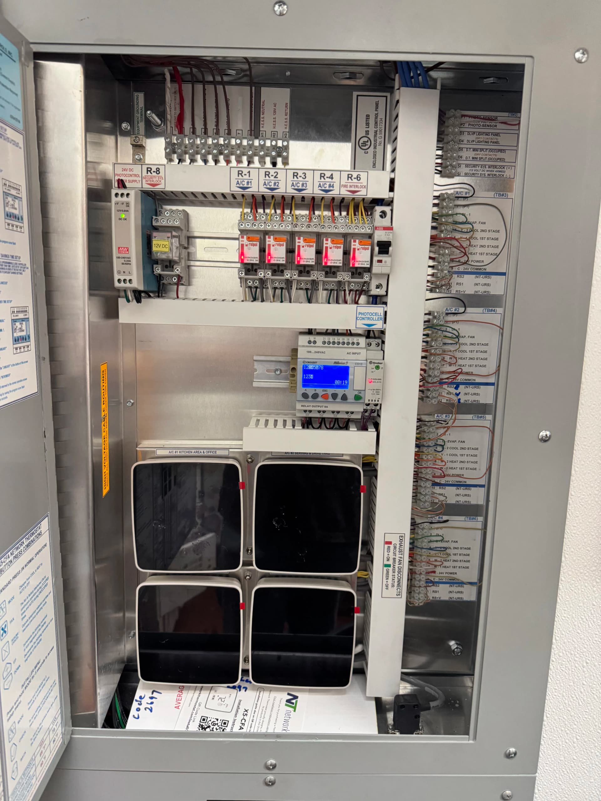 Gallery photos for AC Power Failure Fix at a Del Sur Restaurant: Image #1