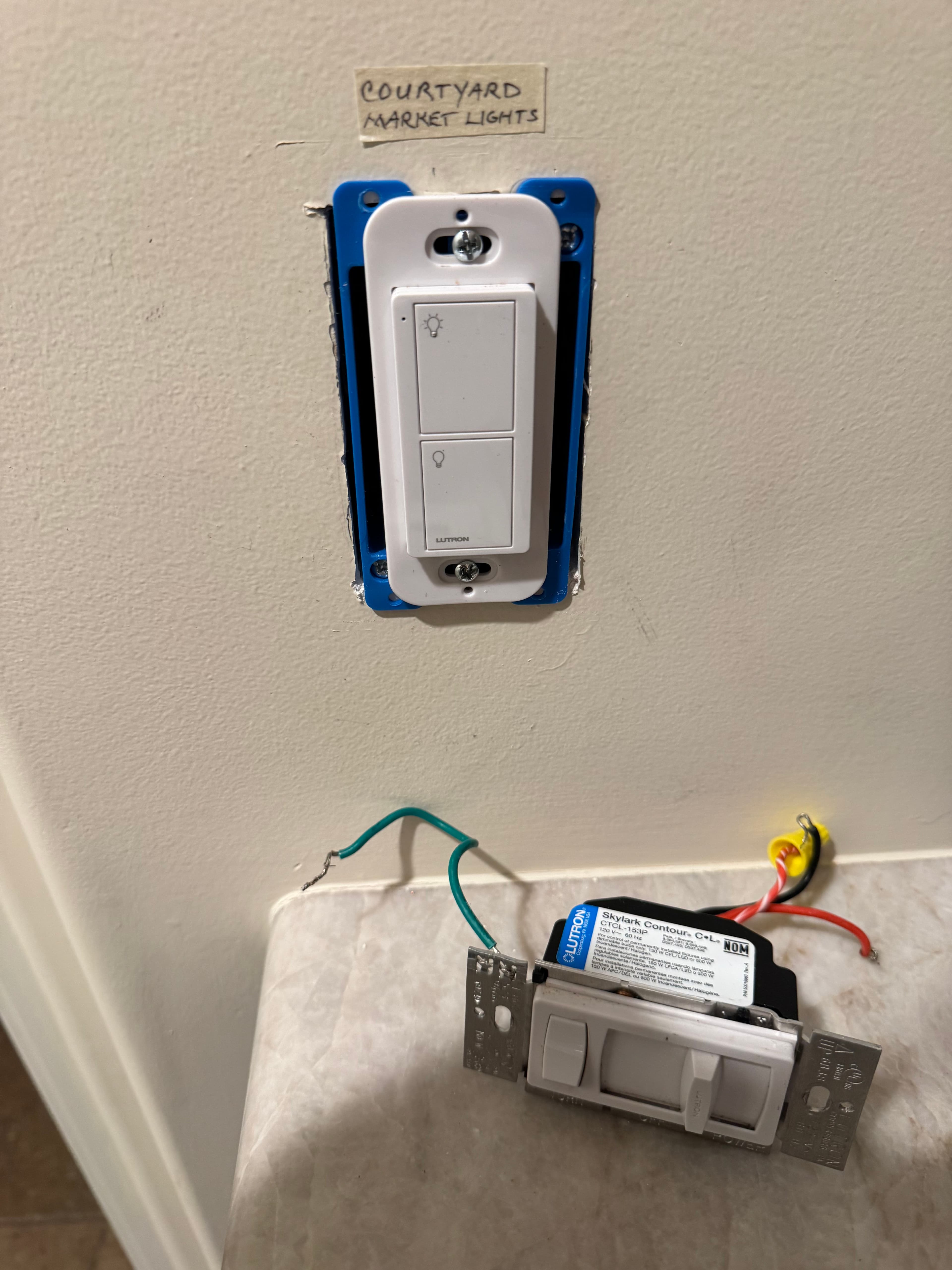 Project Del Sur Home Gets a Lutron Switch Upgrade for Courtyard Market Lights image