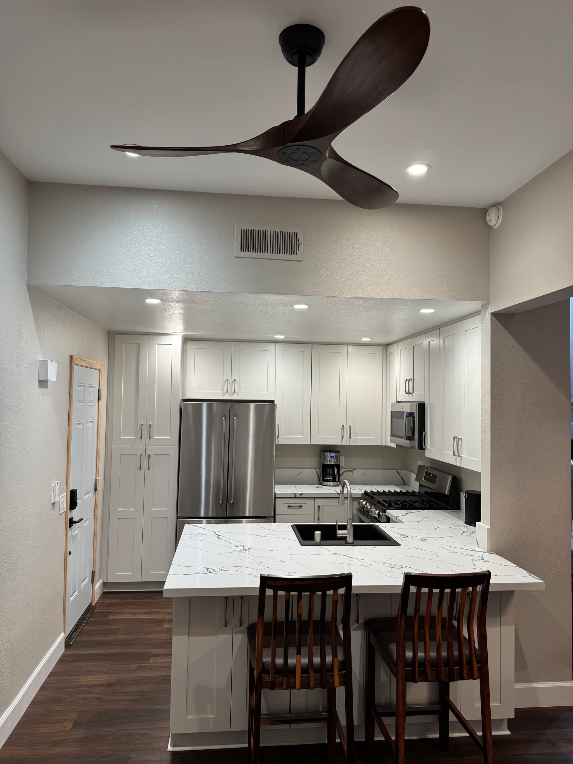 Gallery photos for Home Makeover with Stylish Lighting Enhancements: Image #1